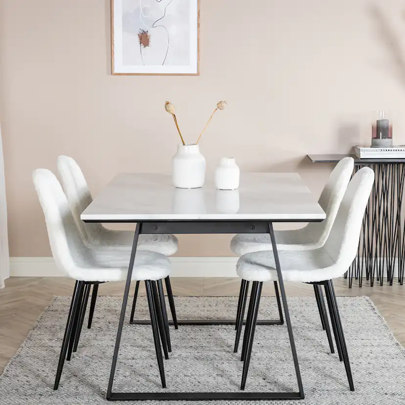 Matgrupp Venture Home Estelle 140 med 4 Pooya Stolar