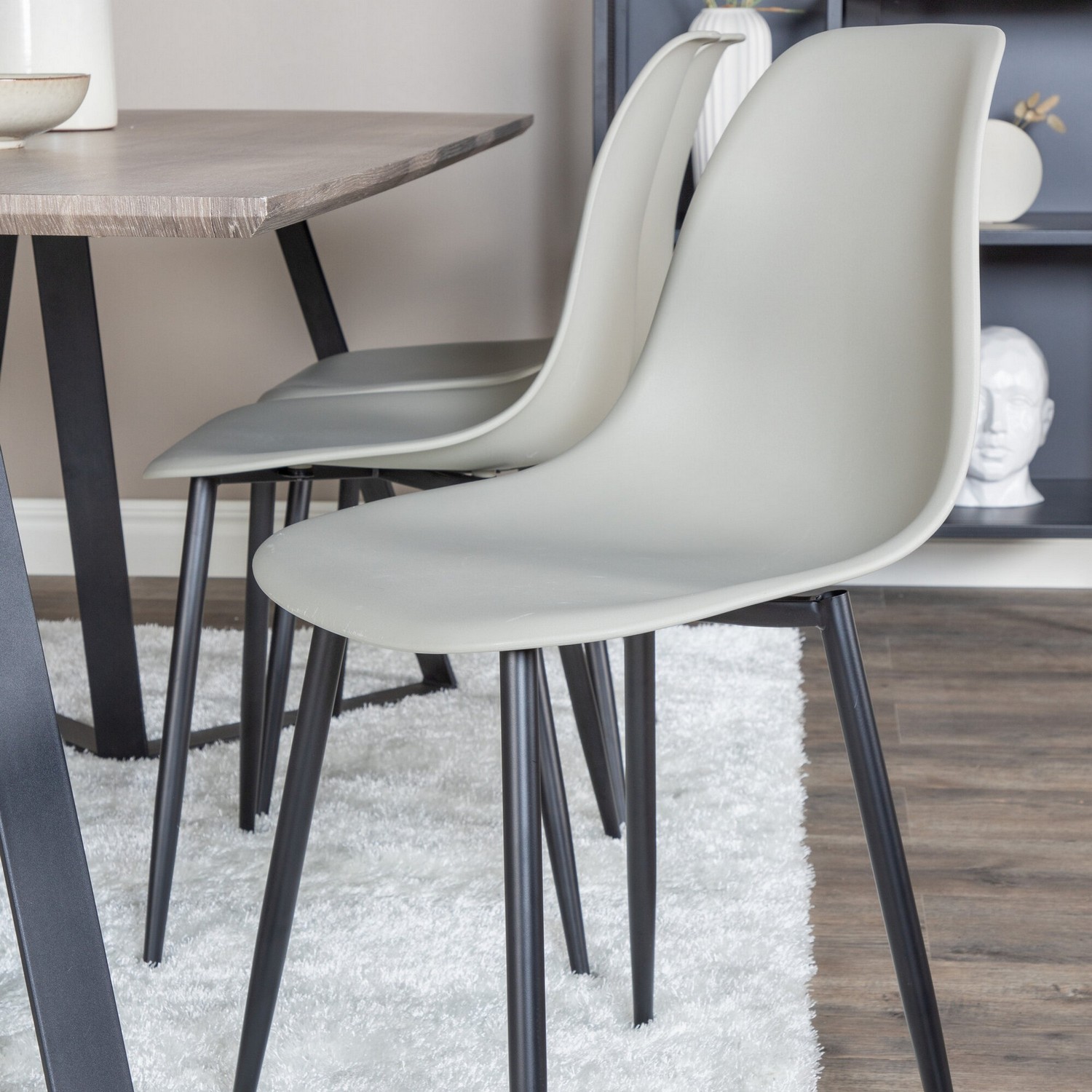 Matgrupp Venture Home Madde med 6 Pop Stolar