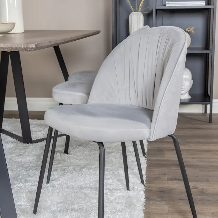 Matgrupp Venture Home Madde med 6 Wrigley Stolar Sammet