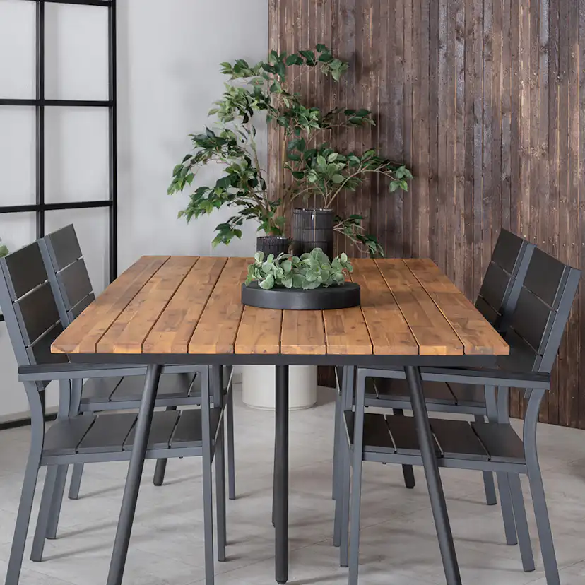 Matgrupp Venture Home Chane med 4 Lede Stapelbara Matstolar