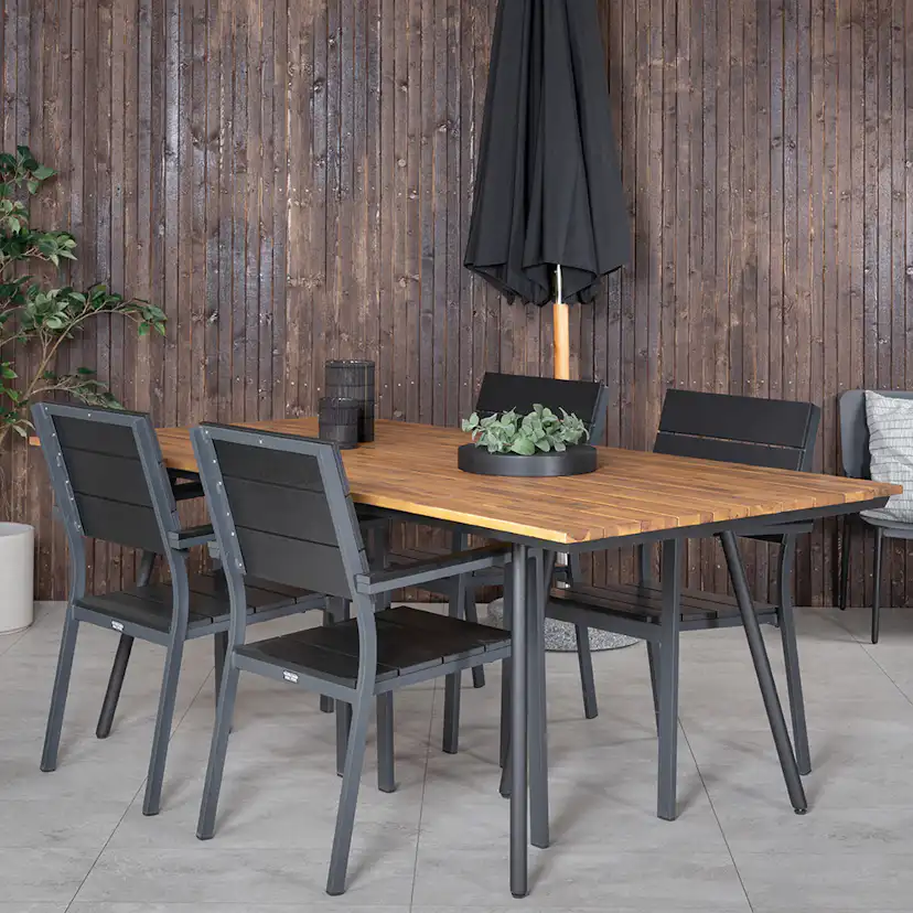 Matgrupp Venture Home Chane med 4 Lede Stapelbara Matstolar