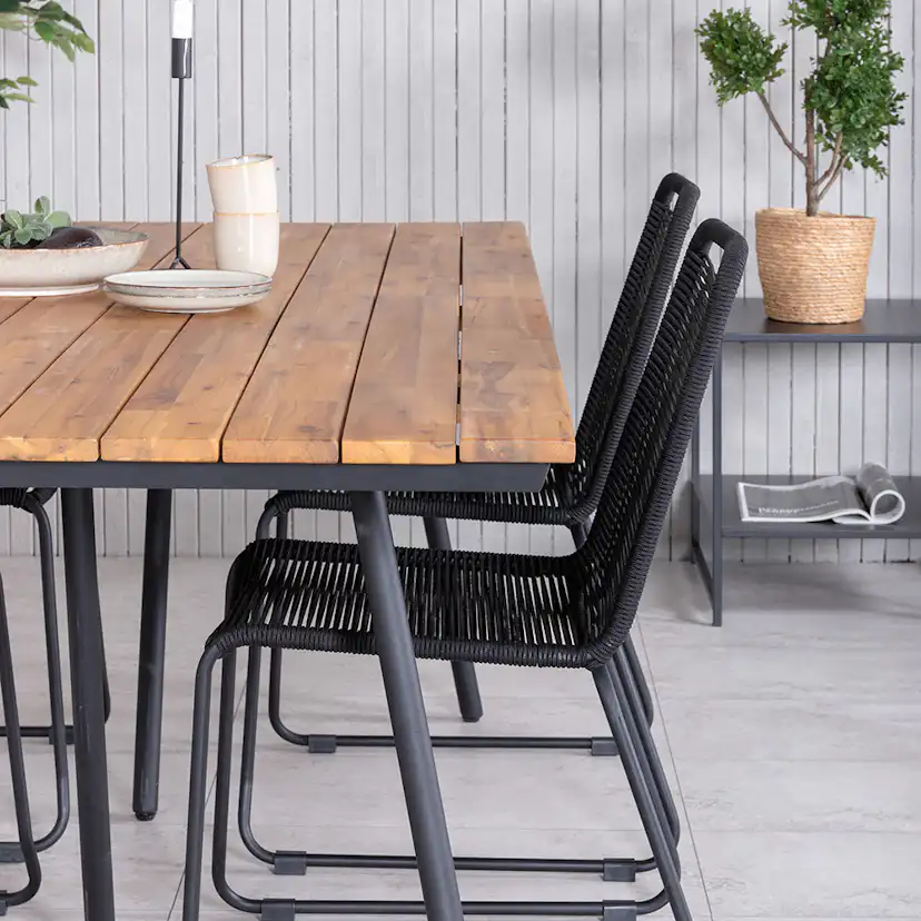 Matgrupp Venture Home Chane med 4 Lumi Stapelbara Matstolar