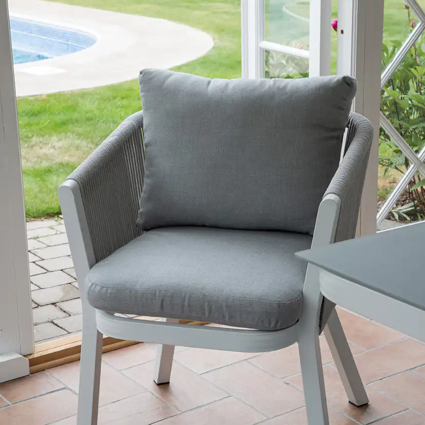 Matgrupp Venture Home Vyn Vit med 4 Vyn Matstolar