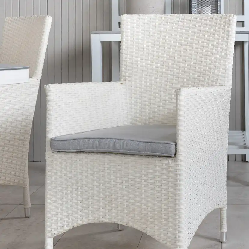 Matgrupp Venture Home Vyn med 4 Mani Karmstolar