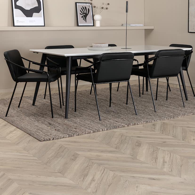 Matgrupp Venture Home Jolie med 6 Tjärö Stolar