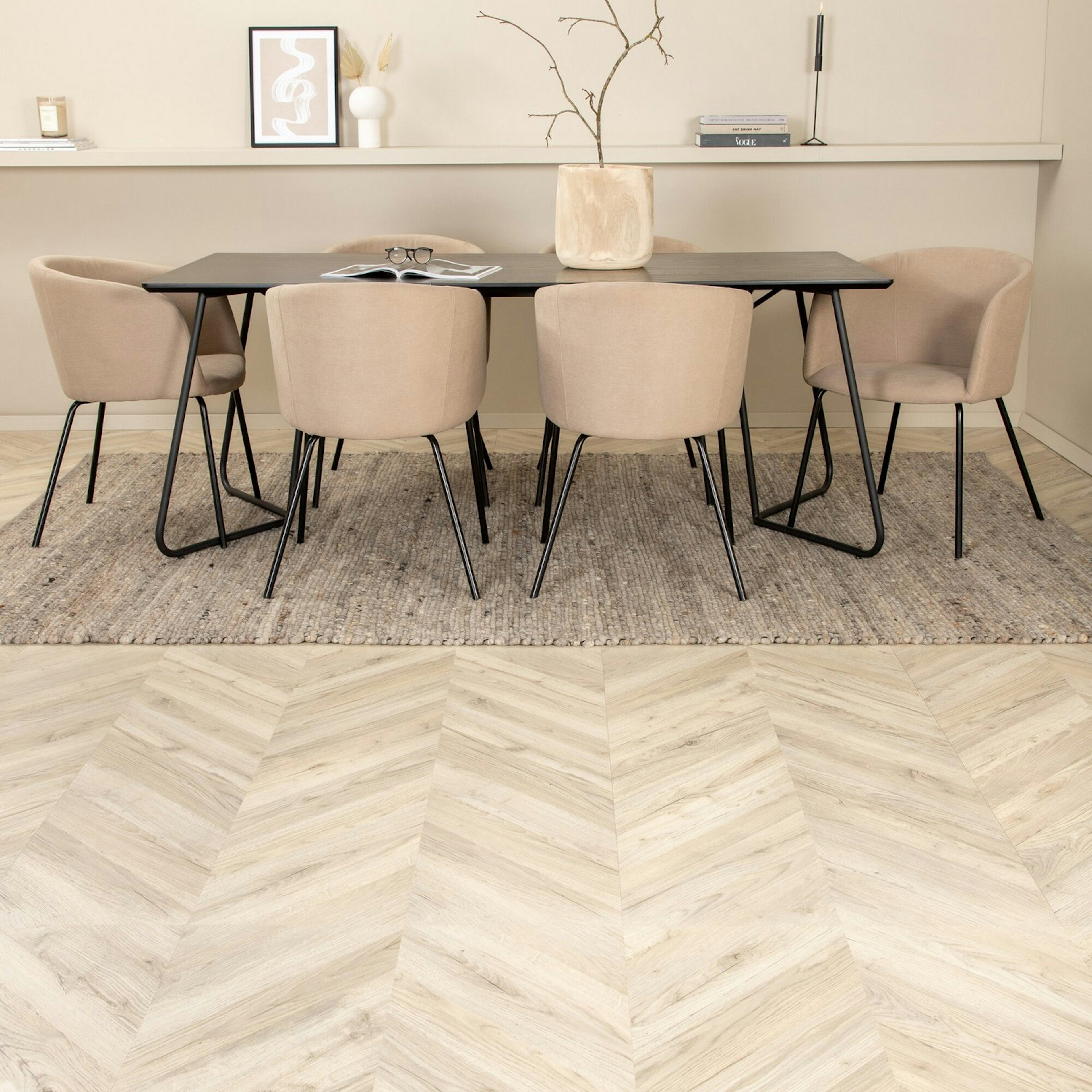 Matgrupp Venture Home Annika matbord och Bergen matstol