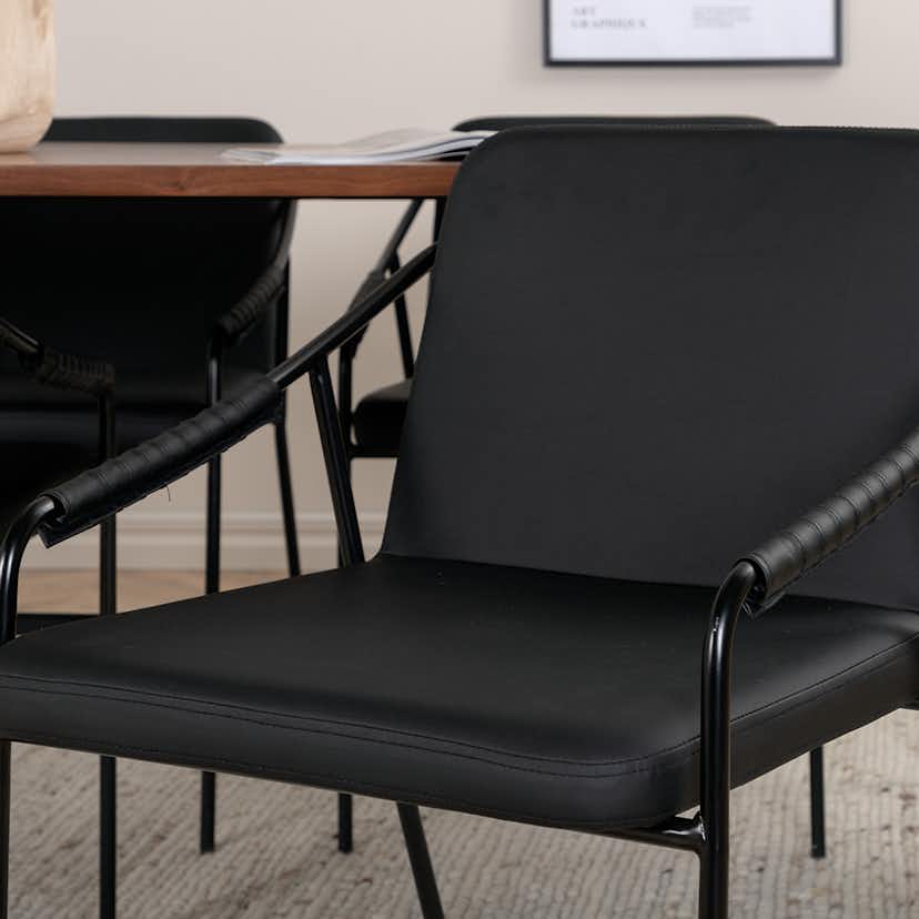 Matgrupp Venture Home Chicago matbord och Tjärö matstol Brun