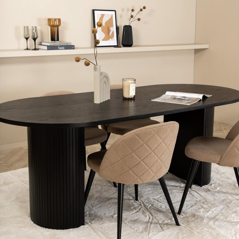 Matgrupp Venture Home Bianca med 4 Valentina Svart Stitcthes Stolar