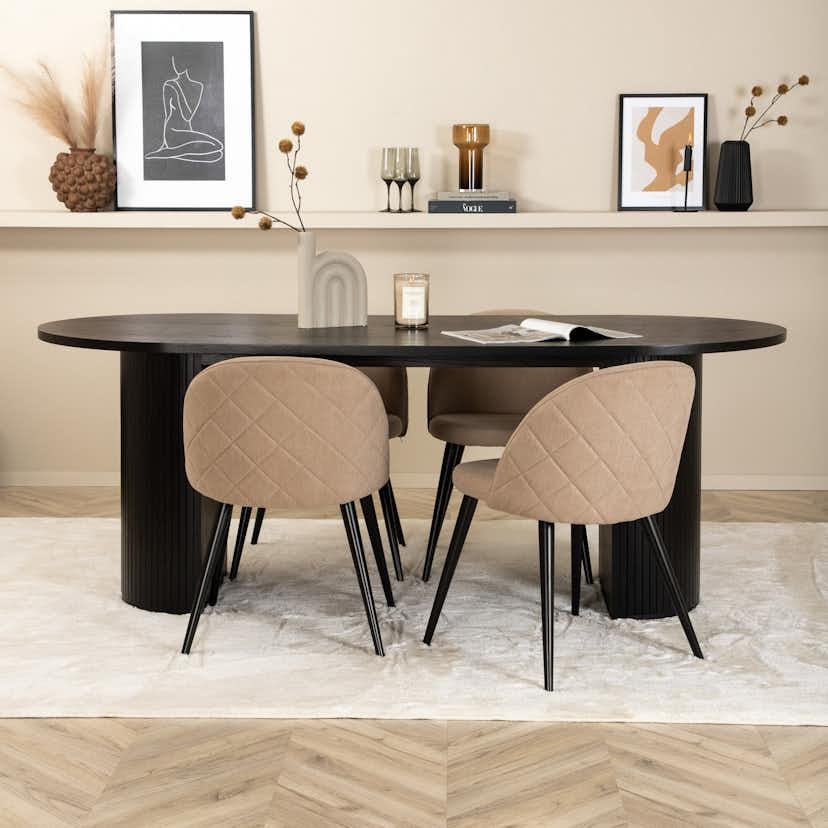 Matgrupp Venture Home Bianca med 4 Valentina Svart Stitcthes Stolar