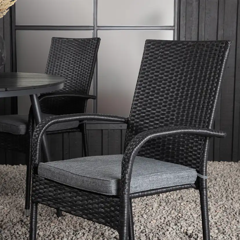 Matgrupp Utomhus Venture Home Break Ø120 med 4 Anna KarmTrädgårdsstolar