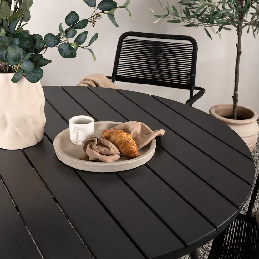 Matgrupp Utomhus Venture Home Break Ø120 med 4 Lindos KarmTrädgårdsstolar