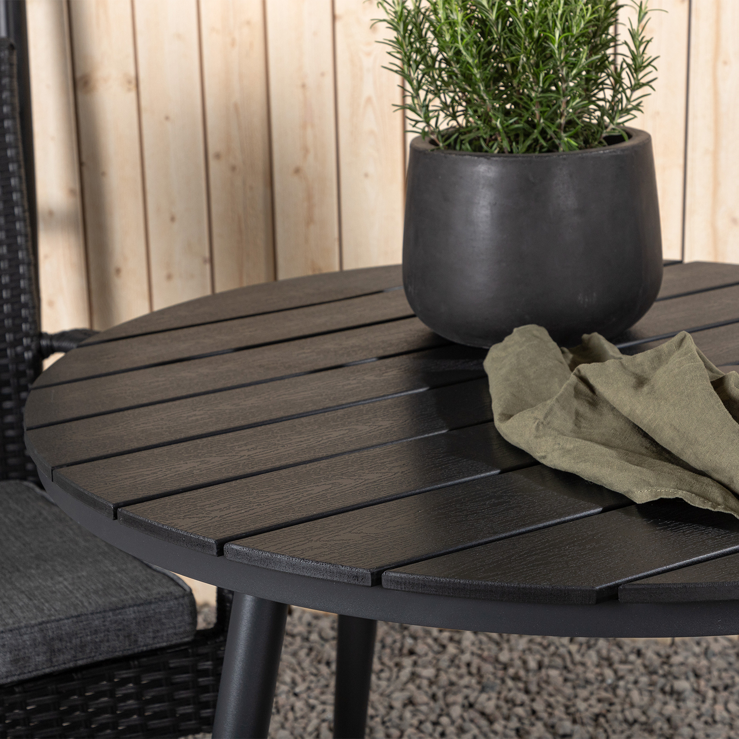 Matgrupp Utomhus Venture Home Break Ø90 med 2 Anna KarmTrädgårdsstolar