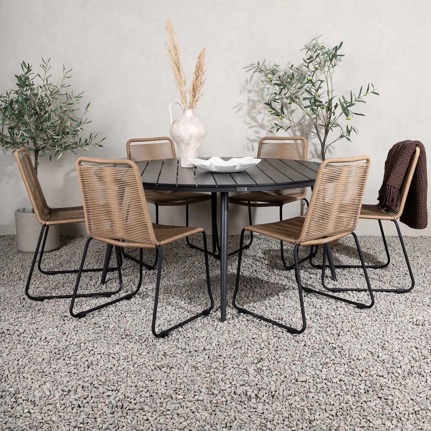 Matgrupp Venture Home Break Ø150 med 6 Lindos Stapelstolar