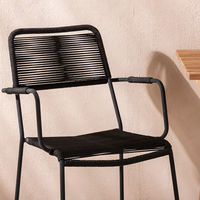 Cafégrupp Venture Home Ghana 70x70 med 2 Lindos Karmstolar