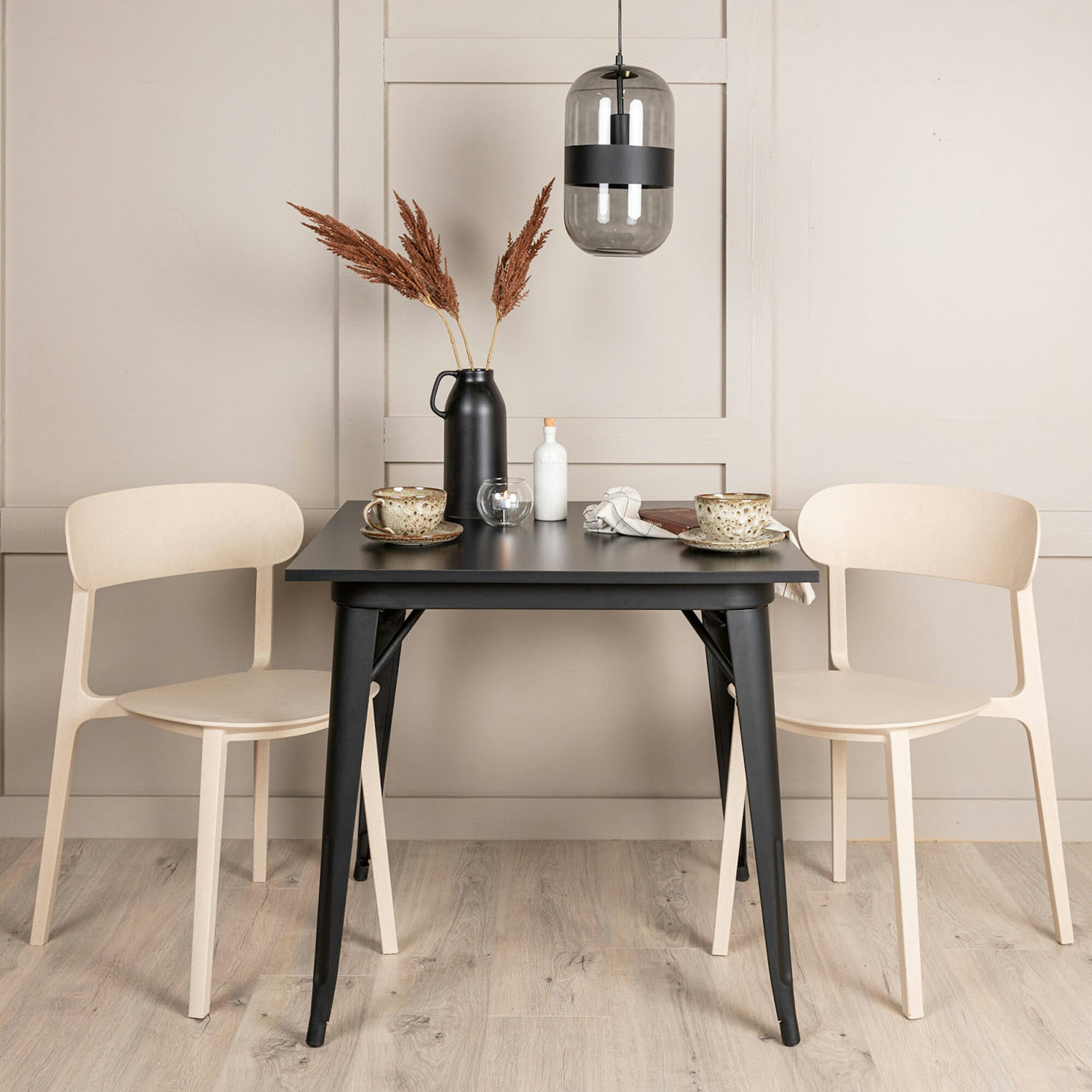 Matgrupp Venture Home Tempe med 2 st Åstol