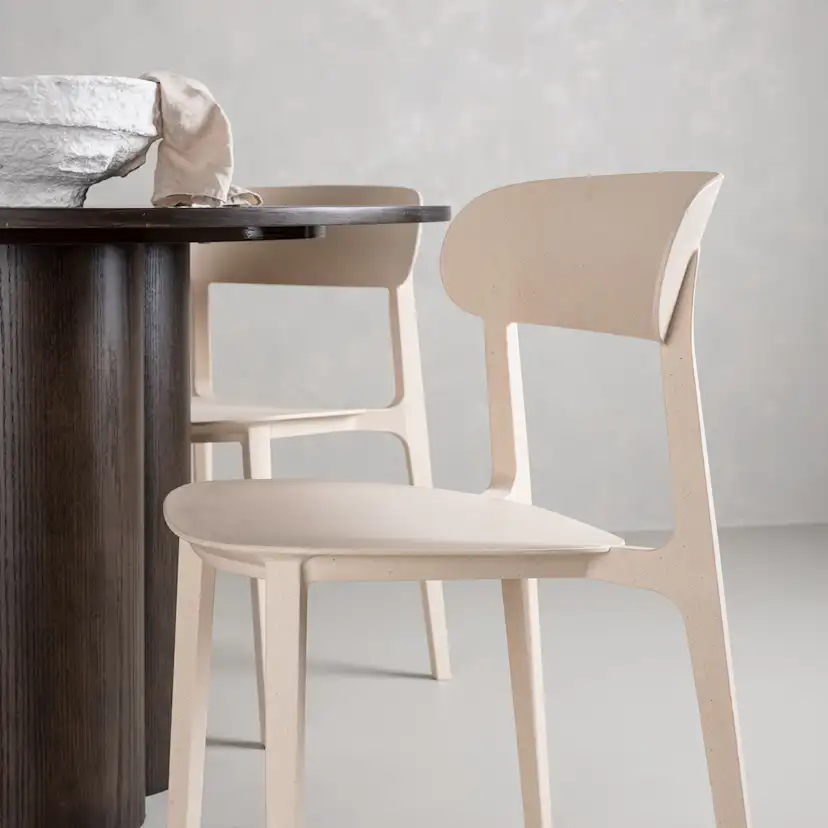 Matgrupp Venture Home Olivia med 4 Åstol Stolar