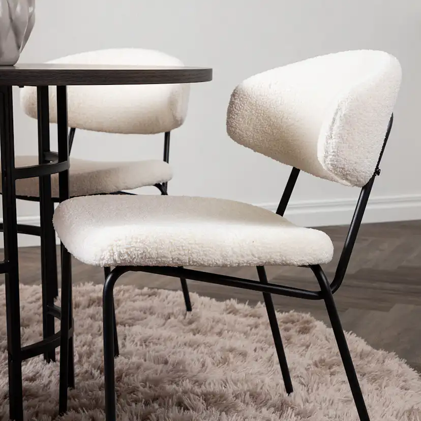 Matgrupp Venture Home Copenhagen med 4 Chico Stolar