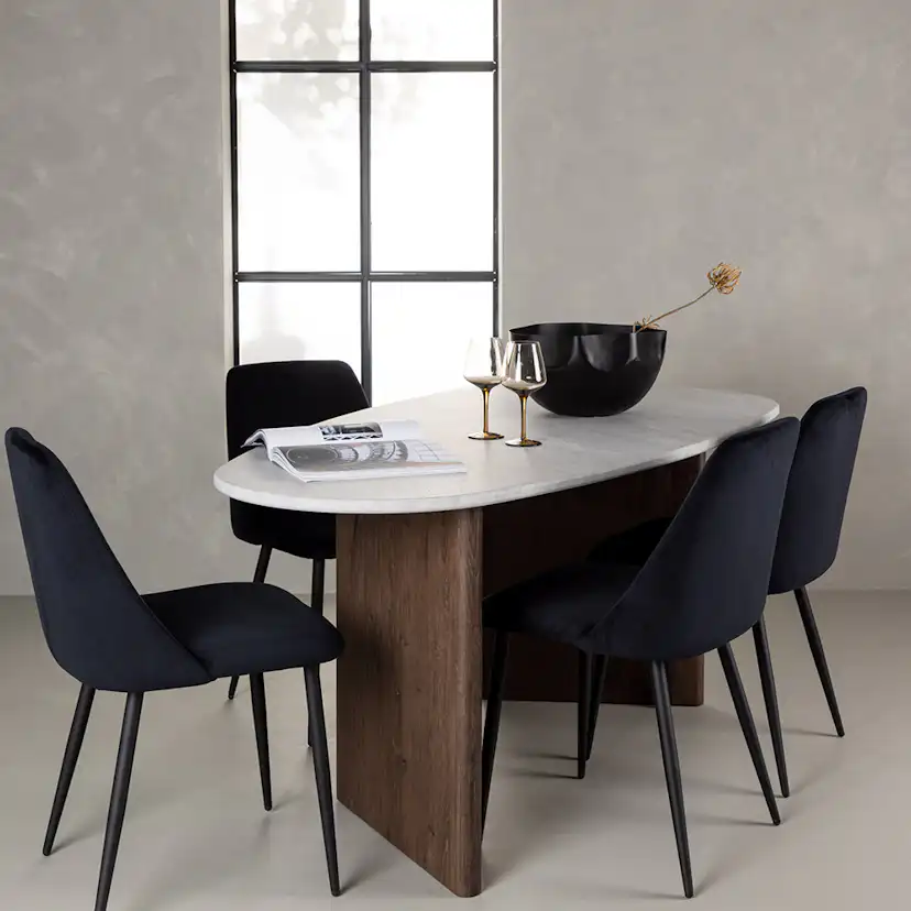 Matgrupp Venture Home Grönvik med 4 Night Stolar