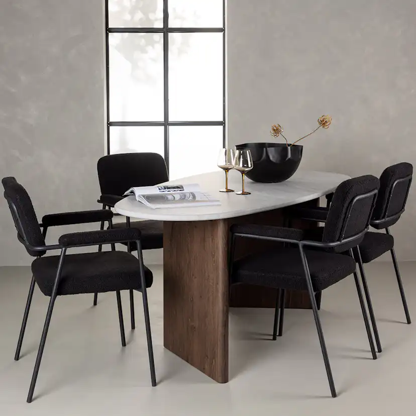 Matgrupp Venture Home Grönvik med 4 Yesterday Stolar