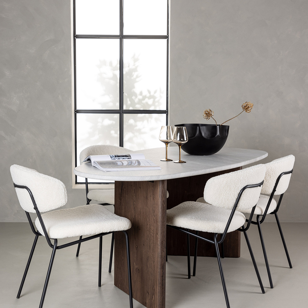 Matgrupp Venture Home Grönvik med 4 Chico Stolar