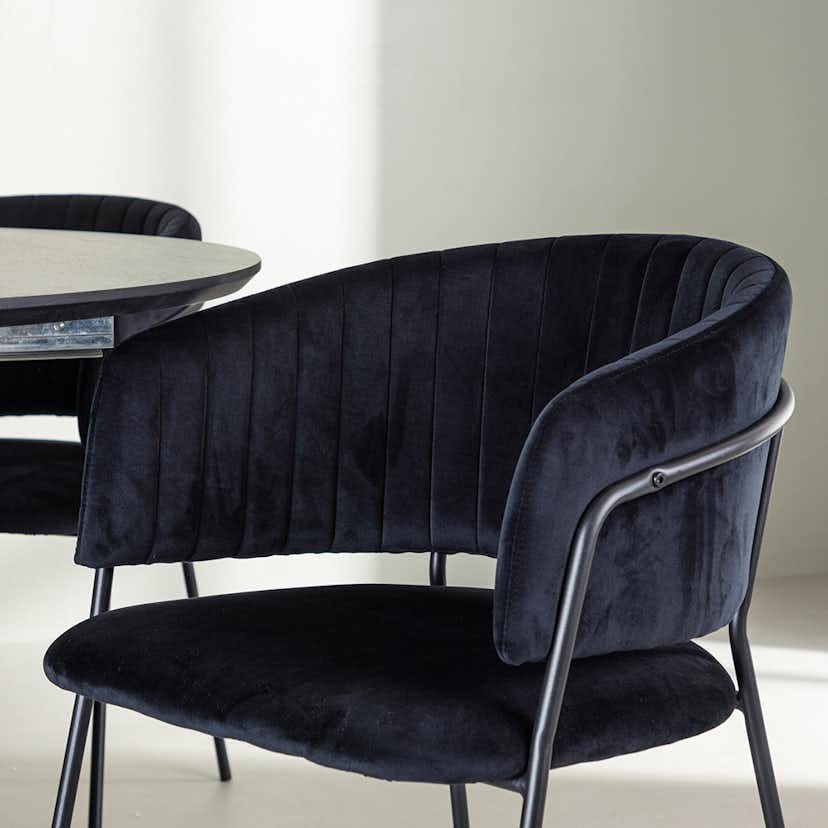 Matgrupp Venture Home Matilda med 4 Selma Stolar