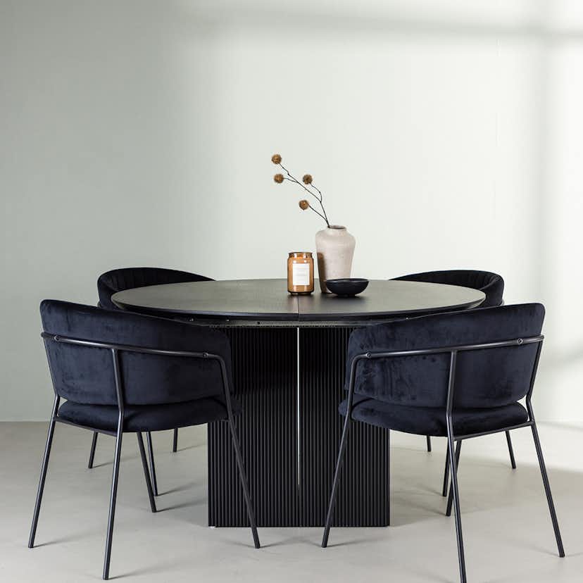 Matgrupp Venture Home Matilda med 4 Selma Stolar