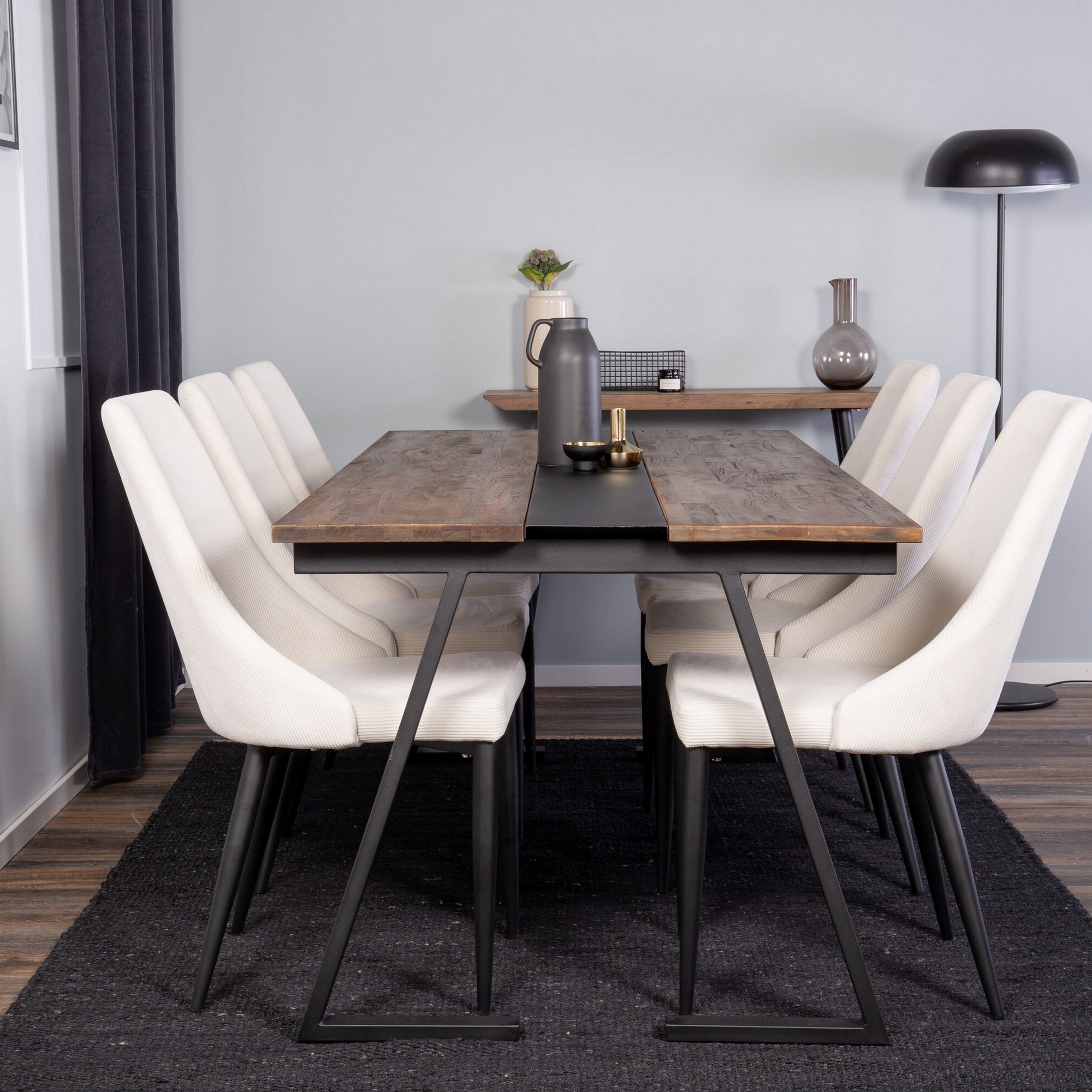 Matgrupp Venture Home Jakarta med 6st Leone Stolar