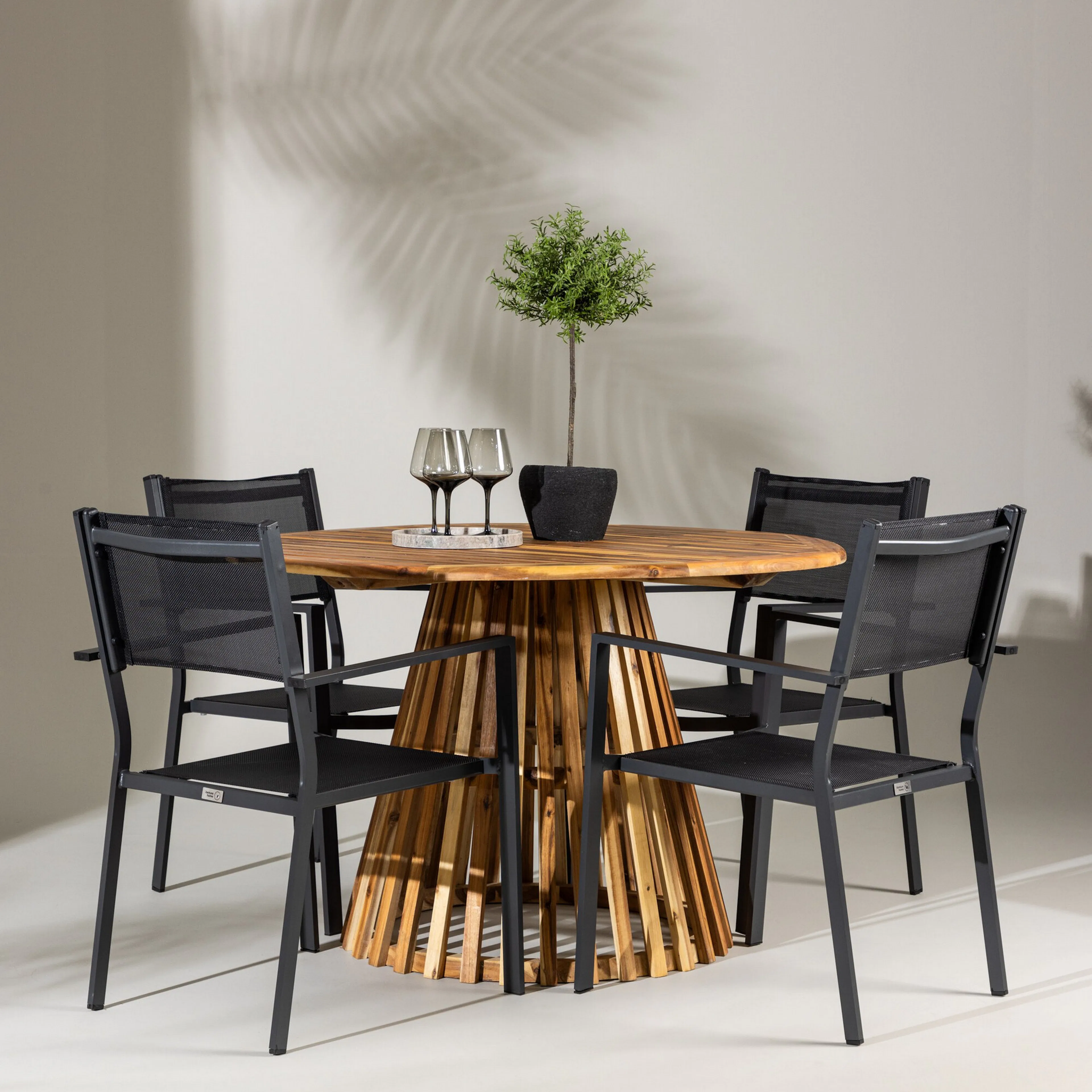 Trädgårdsgrupp Venture Home Lumpur med 4 Copacabana Stolar