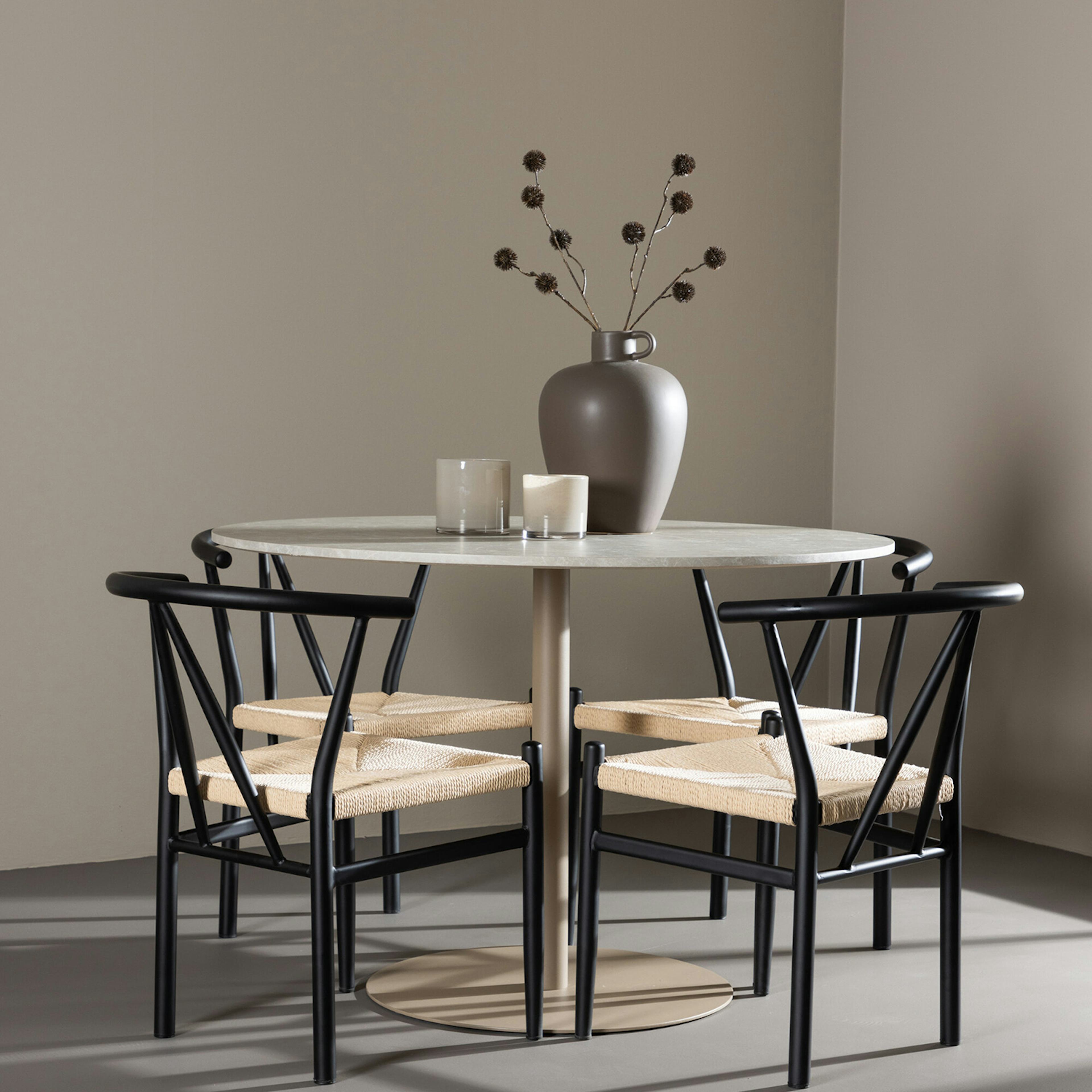 Matgrupp Venture Home Lycke Ø110 med 4 st Alfons Stolar