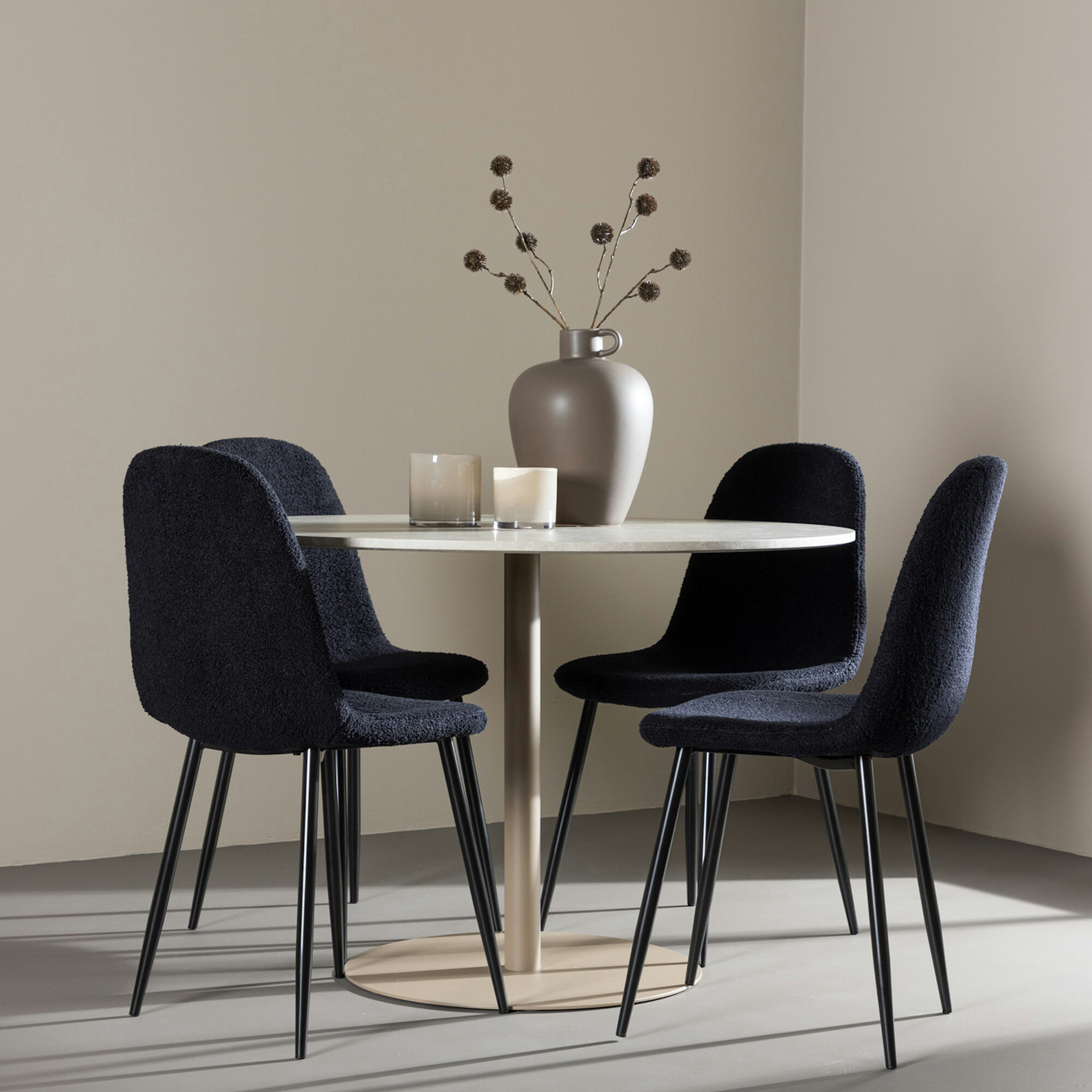 Matgrupp Venture Home Lycke Ø110 med 4 st Polar Stolar Teddy