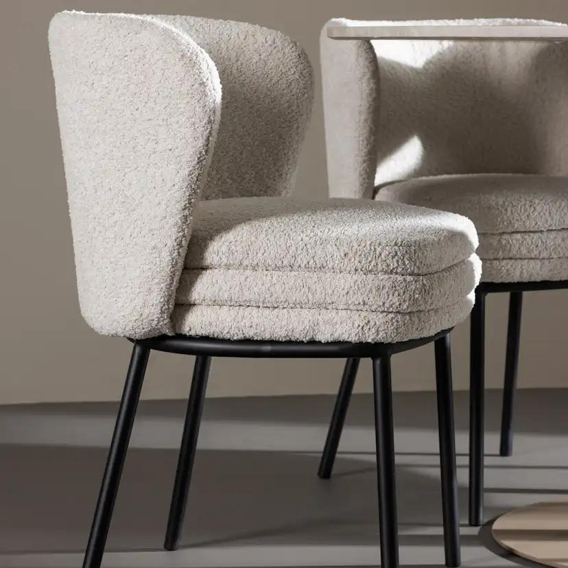 Matgrupp Venture Home Lycke Ø110 med 4 st Agnes Stolar