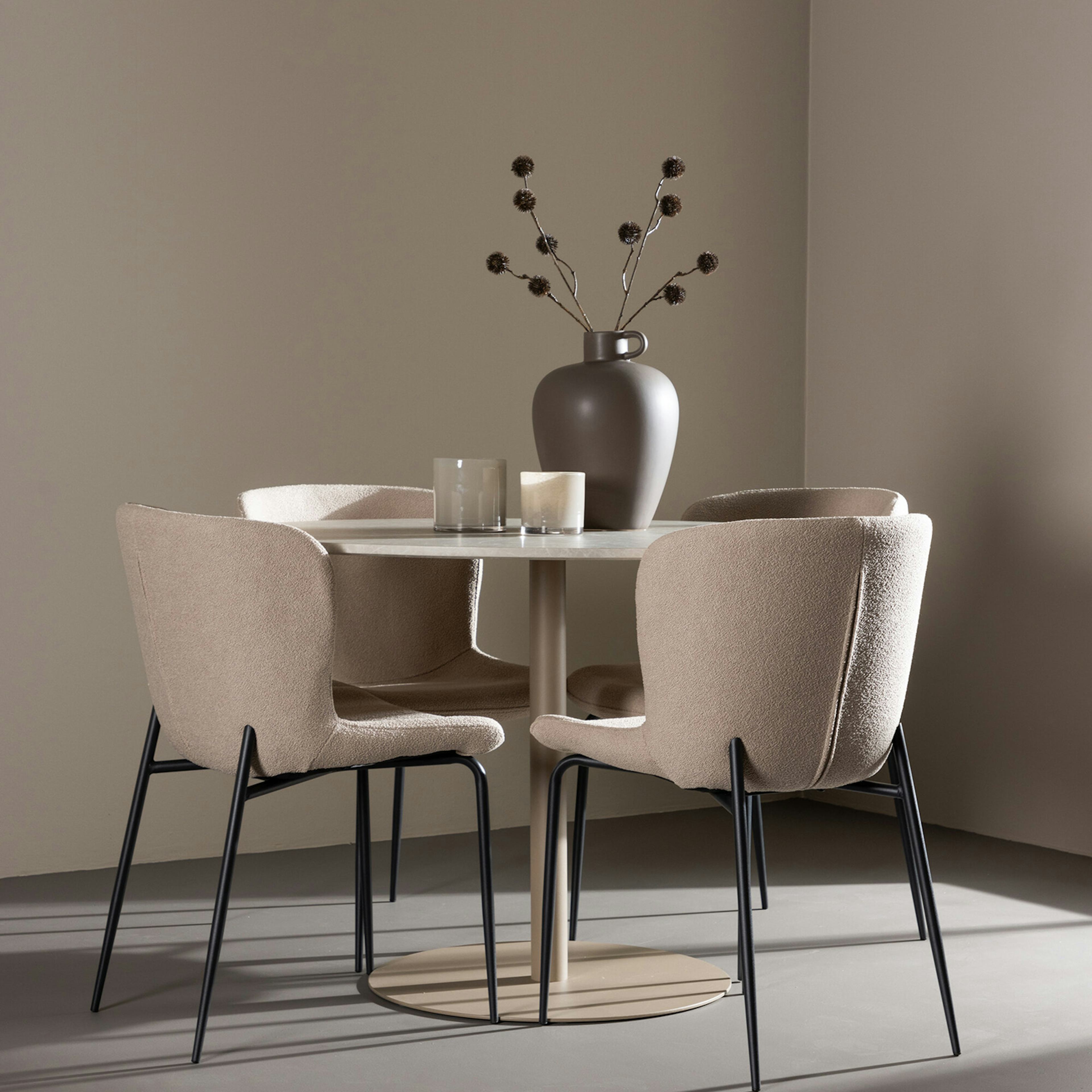 Matgrupp Venture Home Lycke Ø110 med 4 st Modesto Stolar