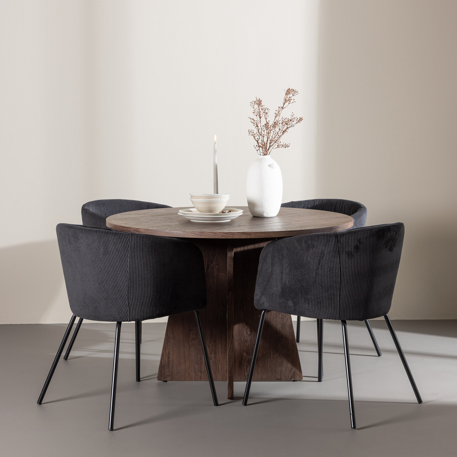 Matgrupp Venture Home Bootcut Ø110 med 4 st Berit Stolar