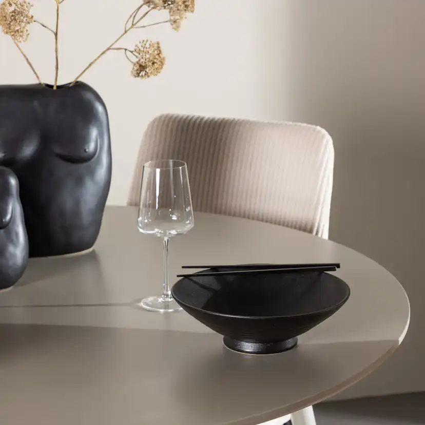 Matgrupp Venture Home Plaza Ø120 med 4 st Leone Stolar