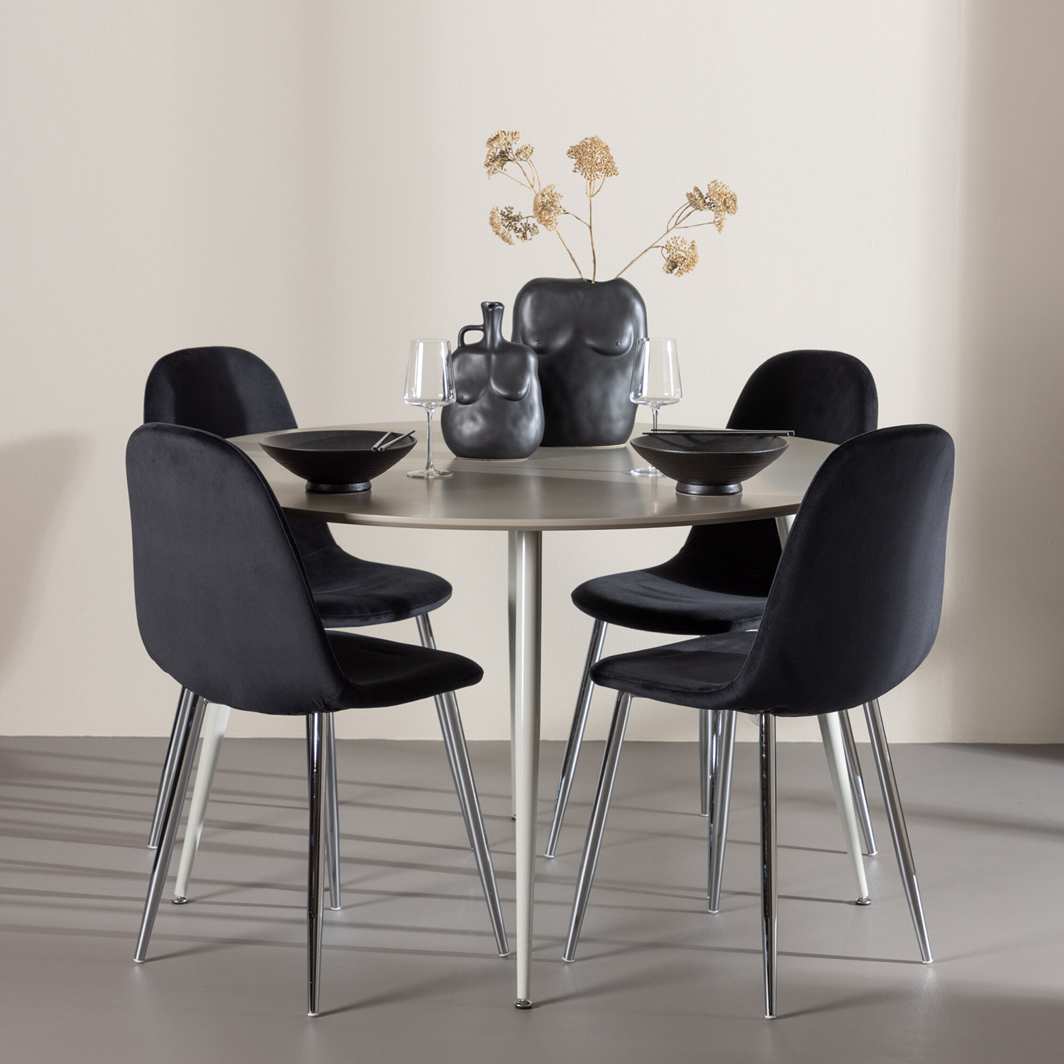 Matgrupp Venture Home Plaza Ø120 med 4 st Polar Stolar Sammet