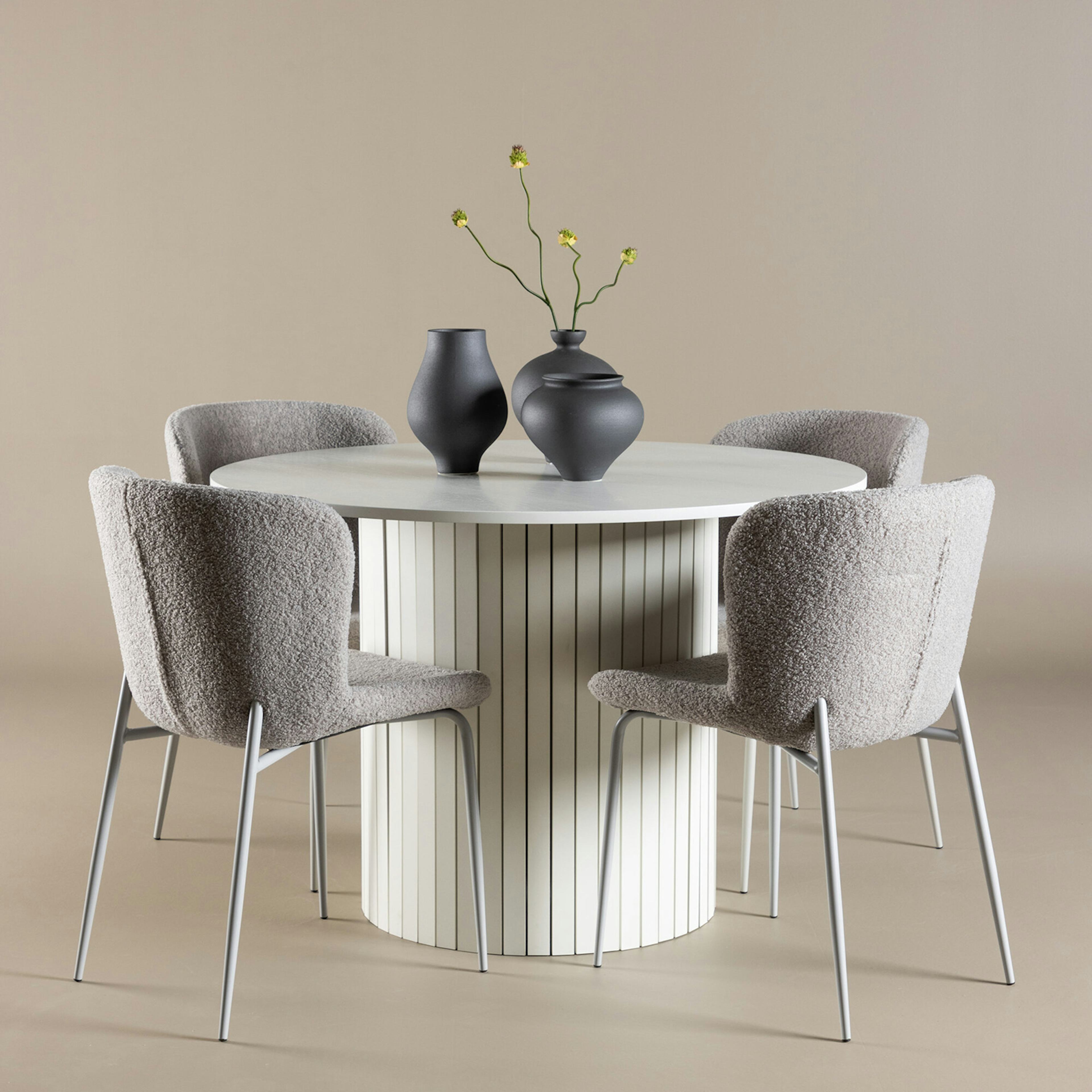 Matgrupp Venture Home Härön Ø110 med 4 st Modesto Stolar