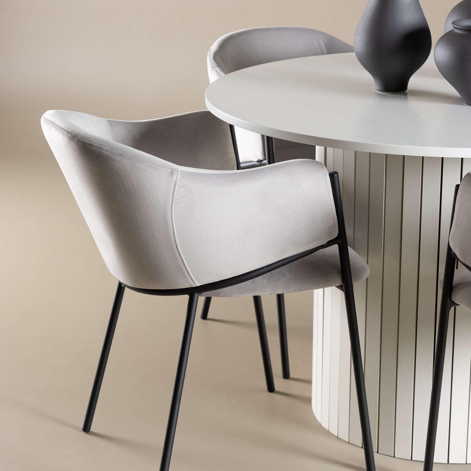 Matgrupp Venture Home Härön Ø110 med 4 st Evelina Stolar