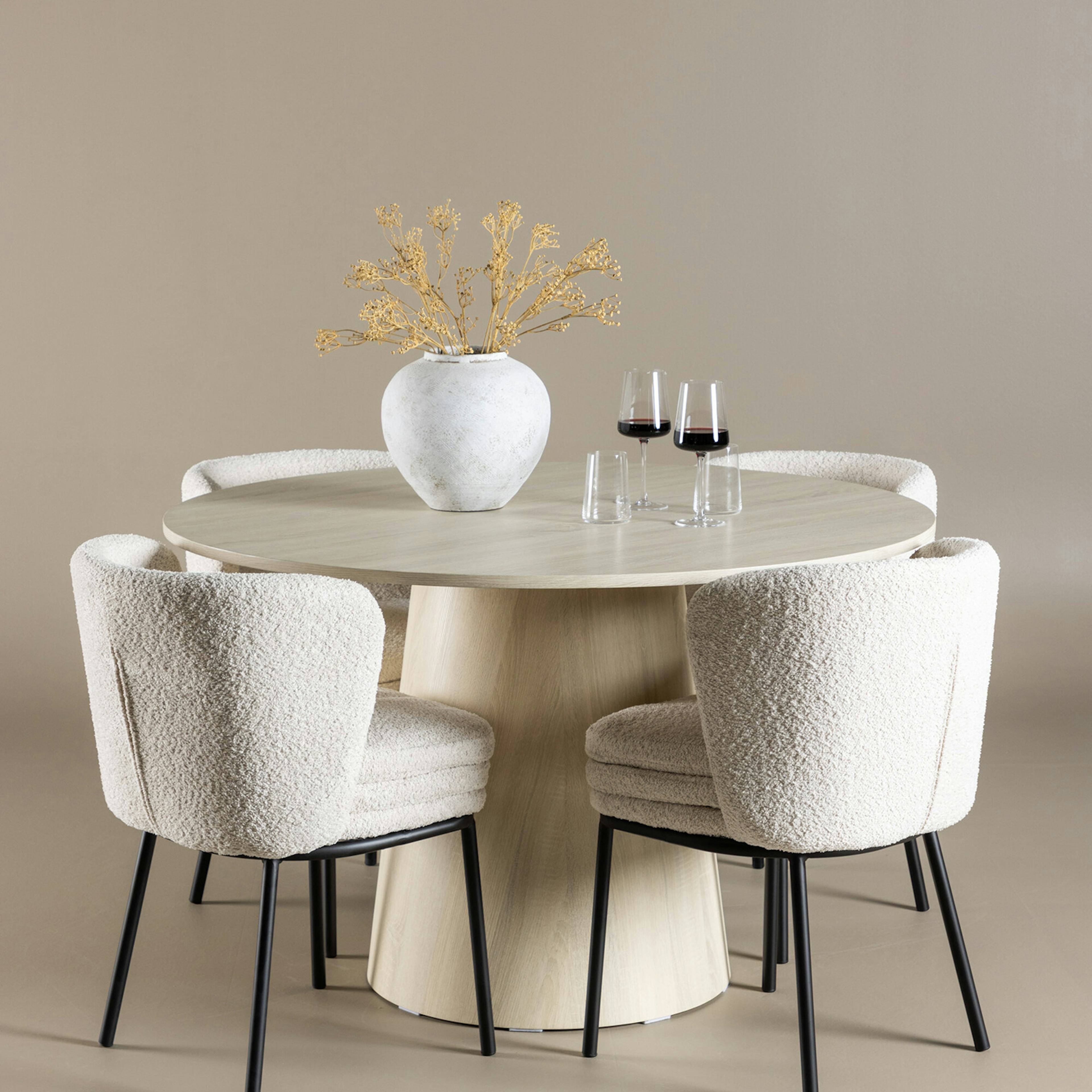 Matgrupp Venture Home Lanzo Ø120 med 4 st Agnes Stolar