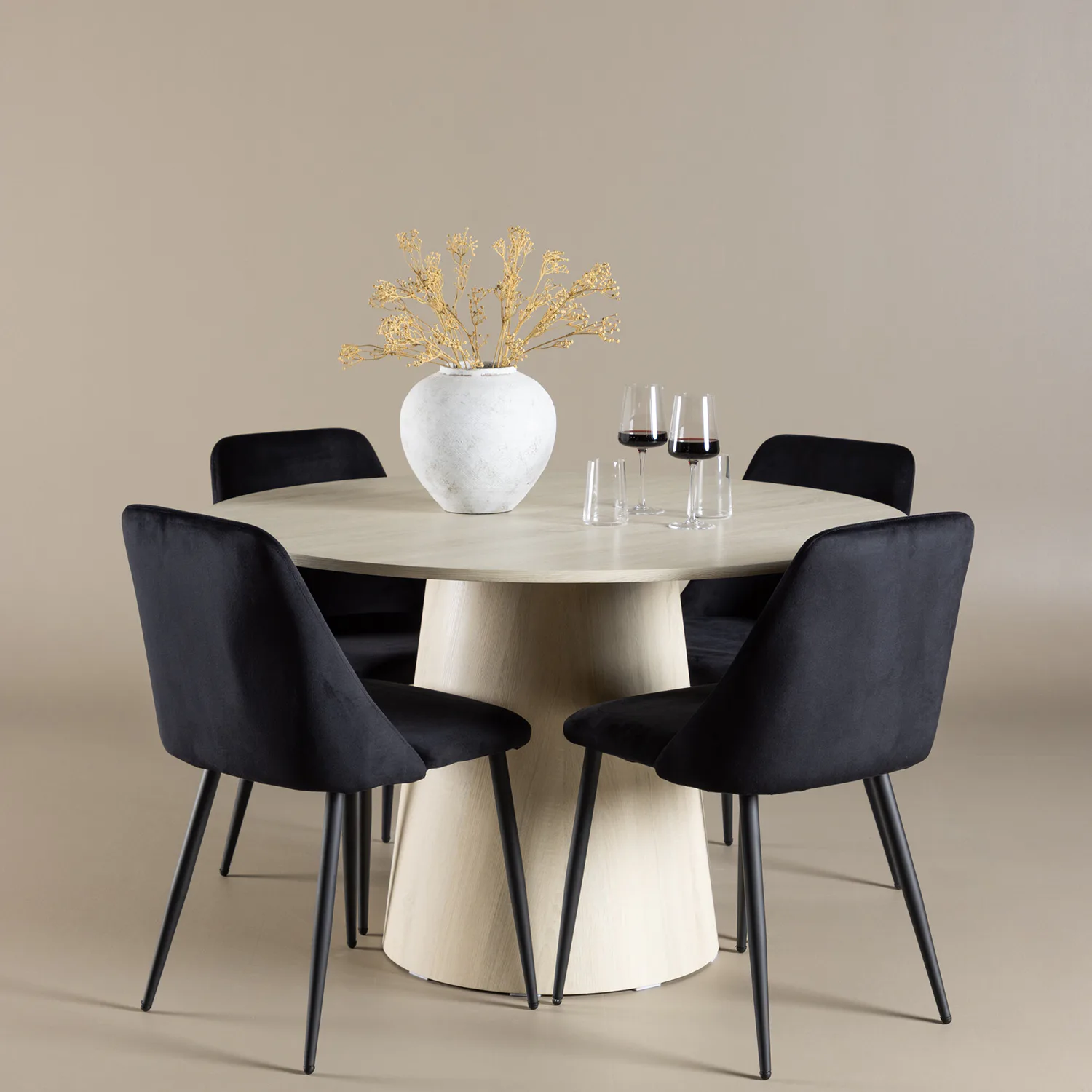 Matgrupp Venture Home Lanzo Ø120 med 4 st Night Stolar