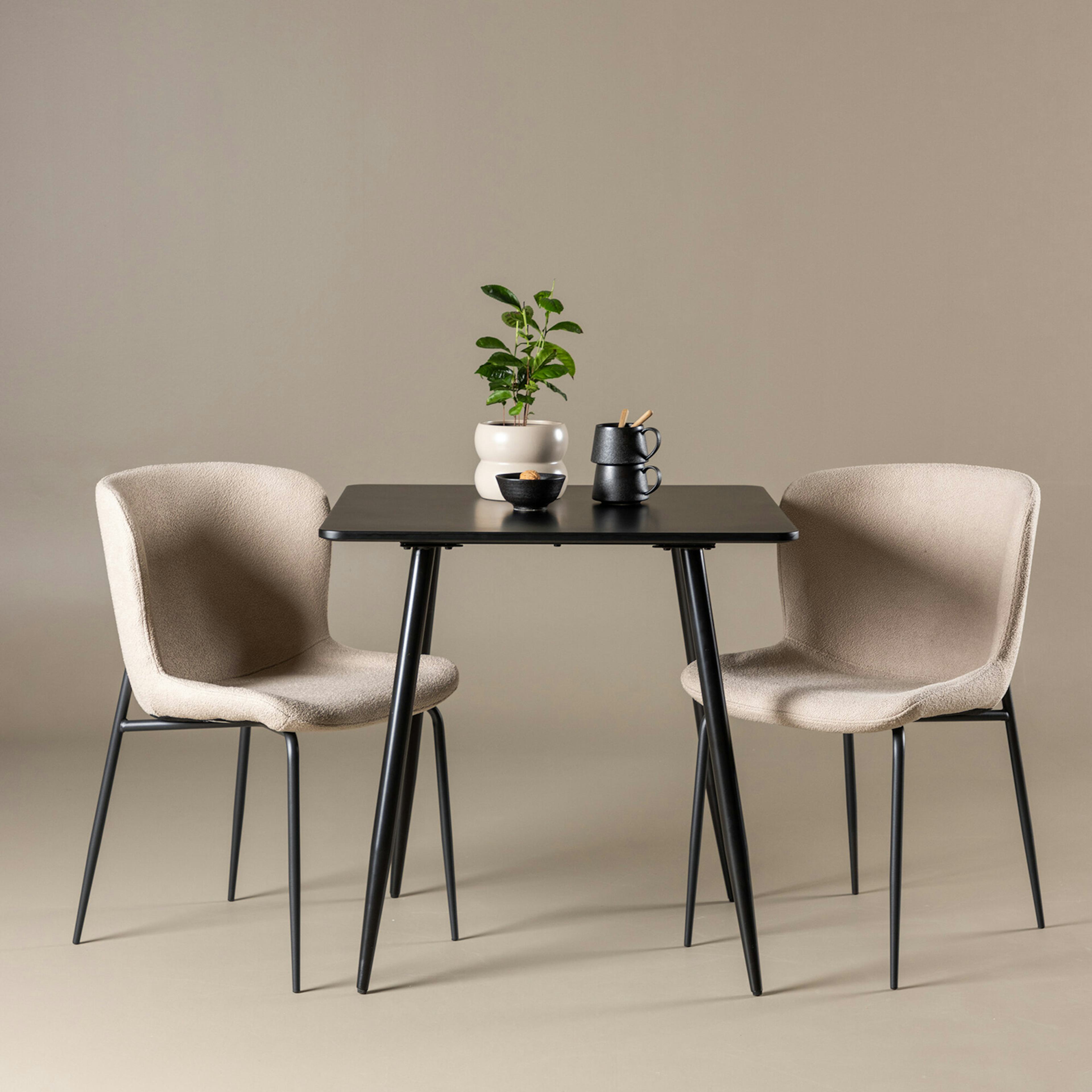 Matgrupp Venture Home Polar 75 med 2 st Modesto Stolar