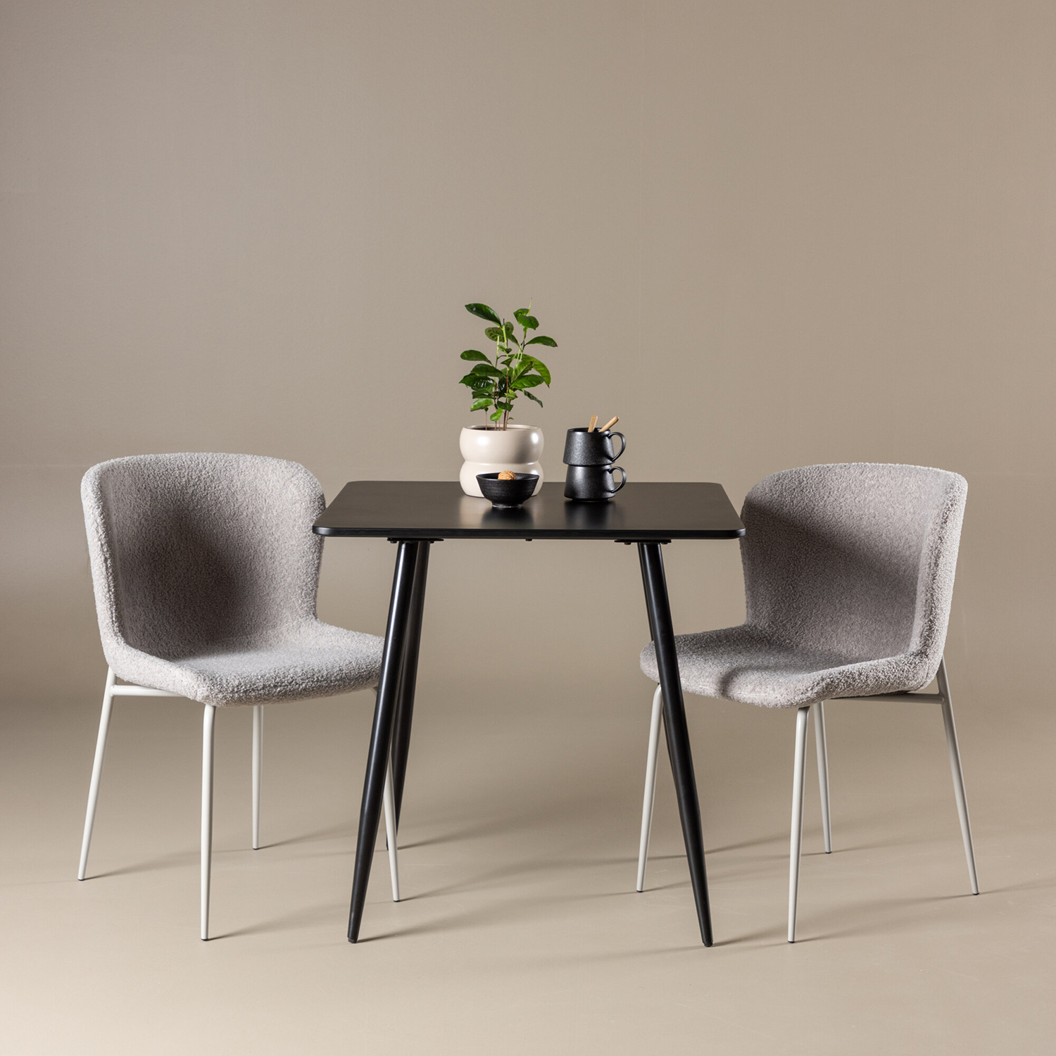 Matgrupp Venture Home Polar 75 med 2 st Modesto Stolar