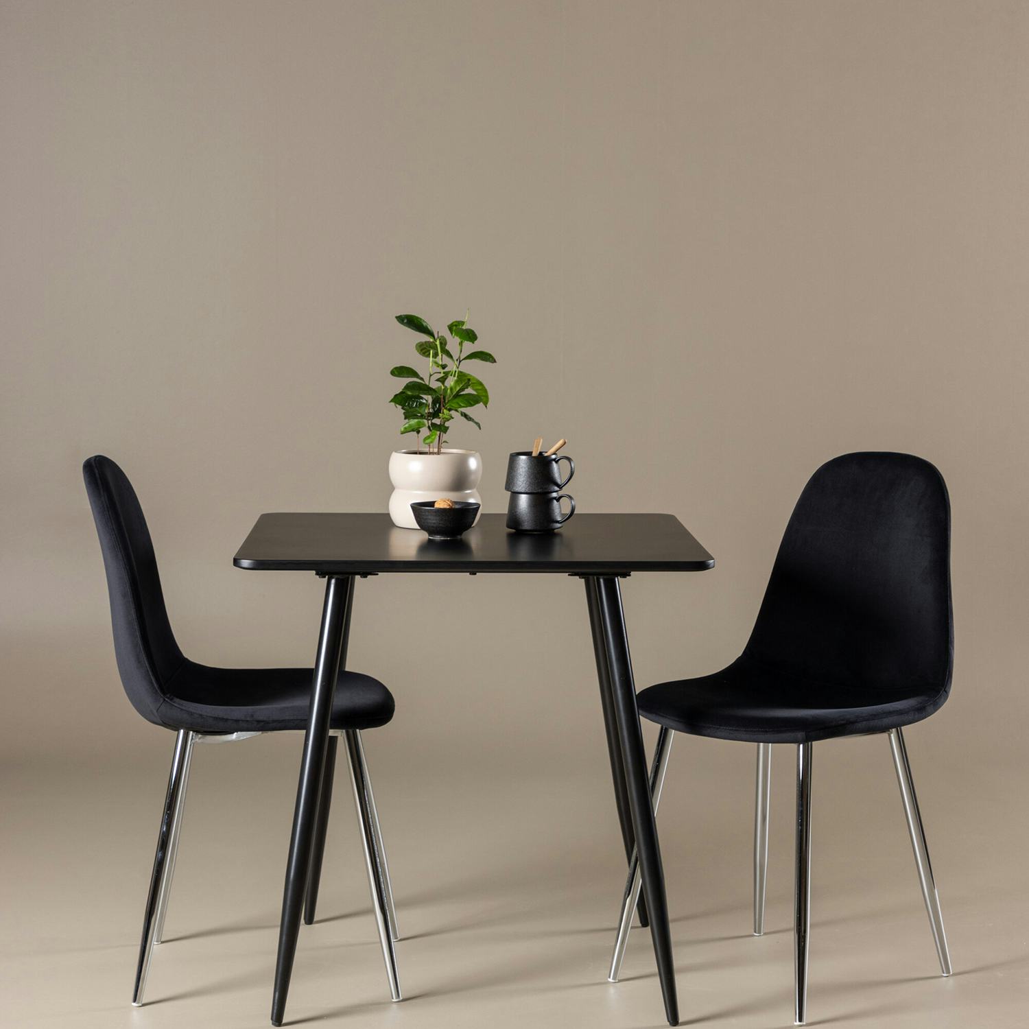 Matgrupp Venture Home Polar 75 med 2 st Polar Stolar Sammet