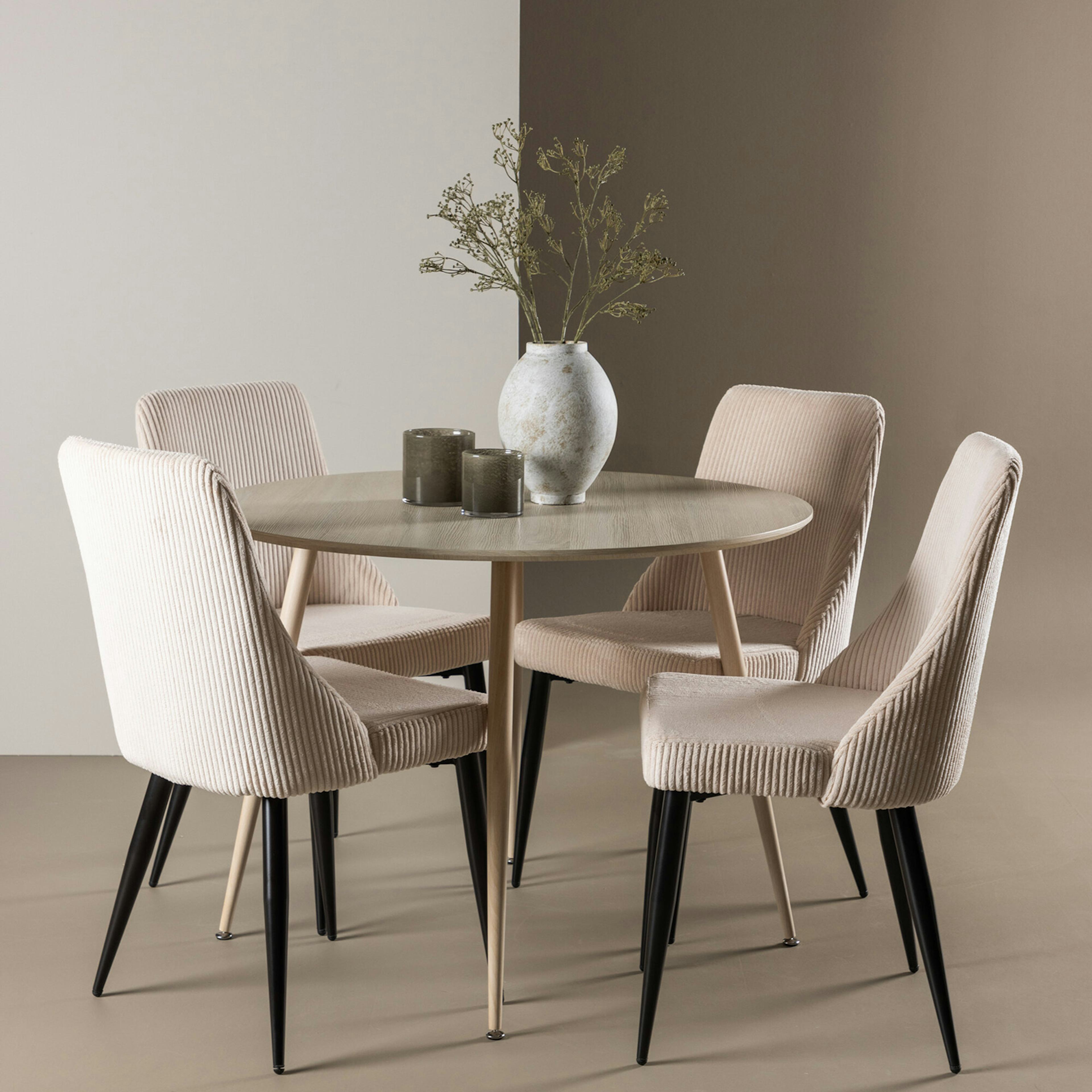 Matgrupp Venture Home Plaza Ø100 med 4 st Leone Stolar