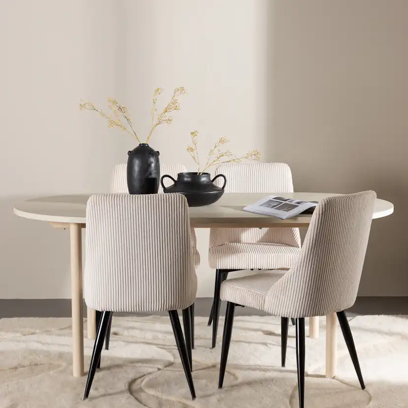 Matgrupp Venture Home Andy 180 med 4 st Leone Stolar