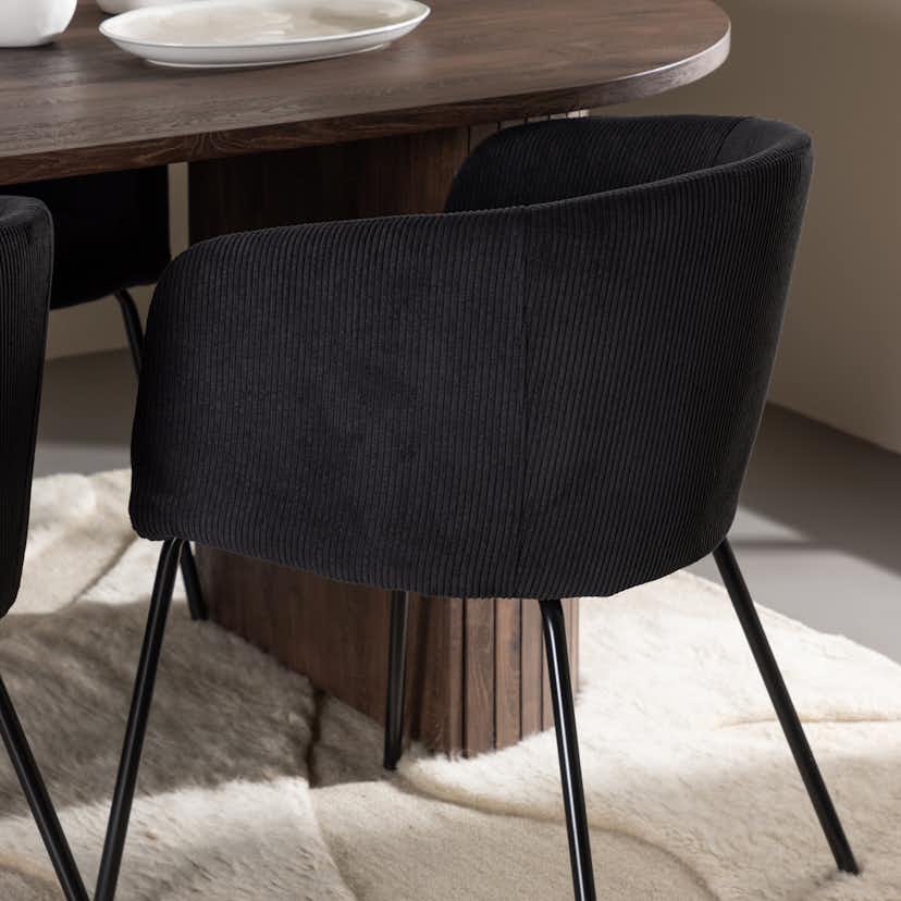 Matgrupp Venture Home Härön 200 med 4 st Berit Stolar