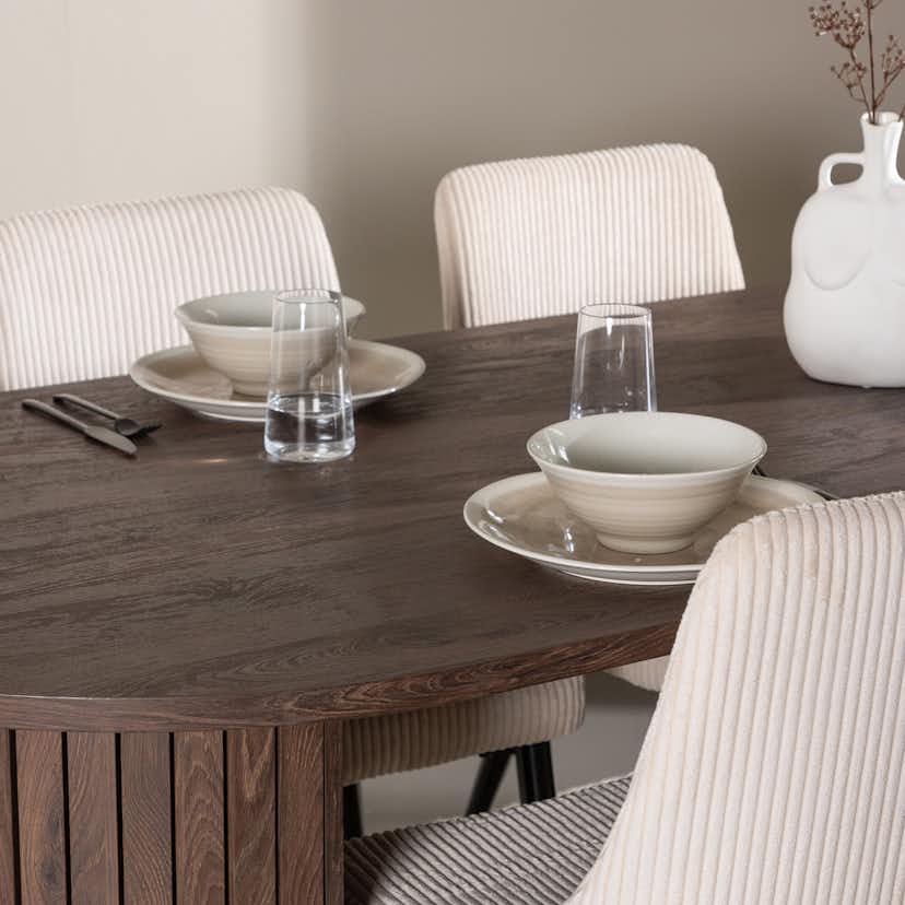 Matgrupp Venture Home Härön 200 med 4 st Leone Stolar