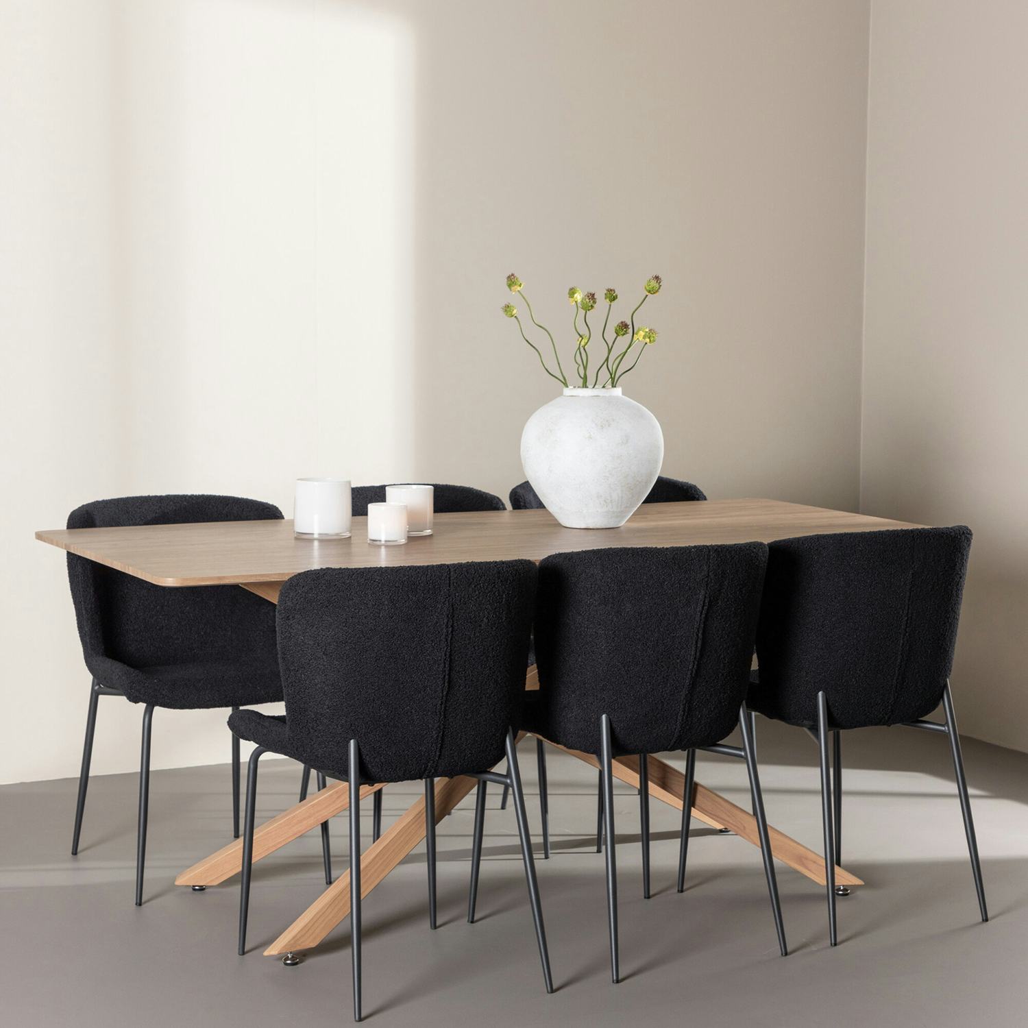 Matgrupp Venture Home Piazza 180 med 6 st Modesto Stolar Teddy