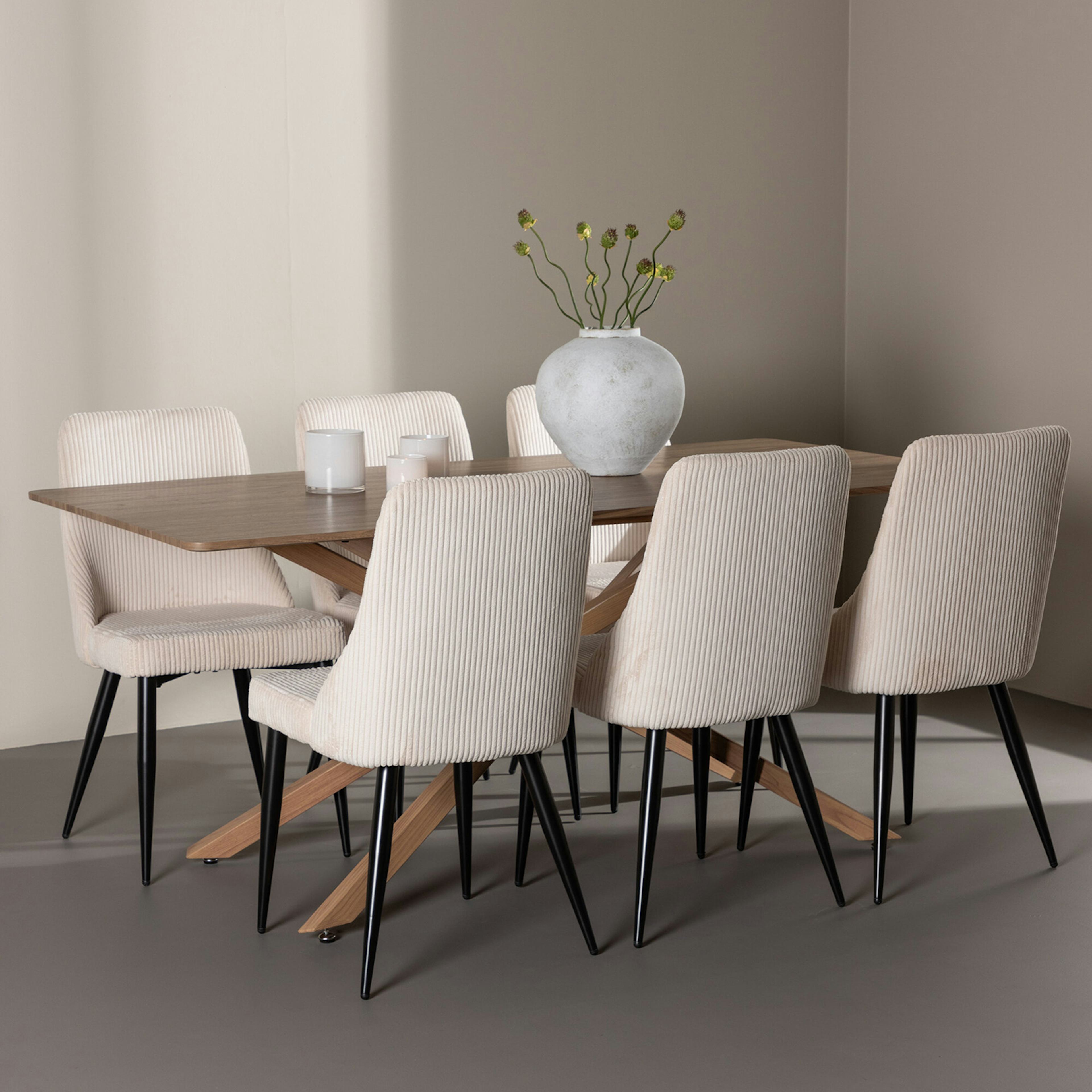 Matgrupp Venture Home Piazza 180 med 6 st Leone Stolar