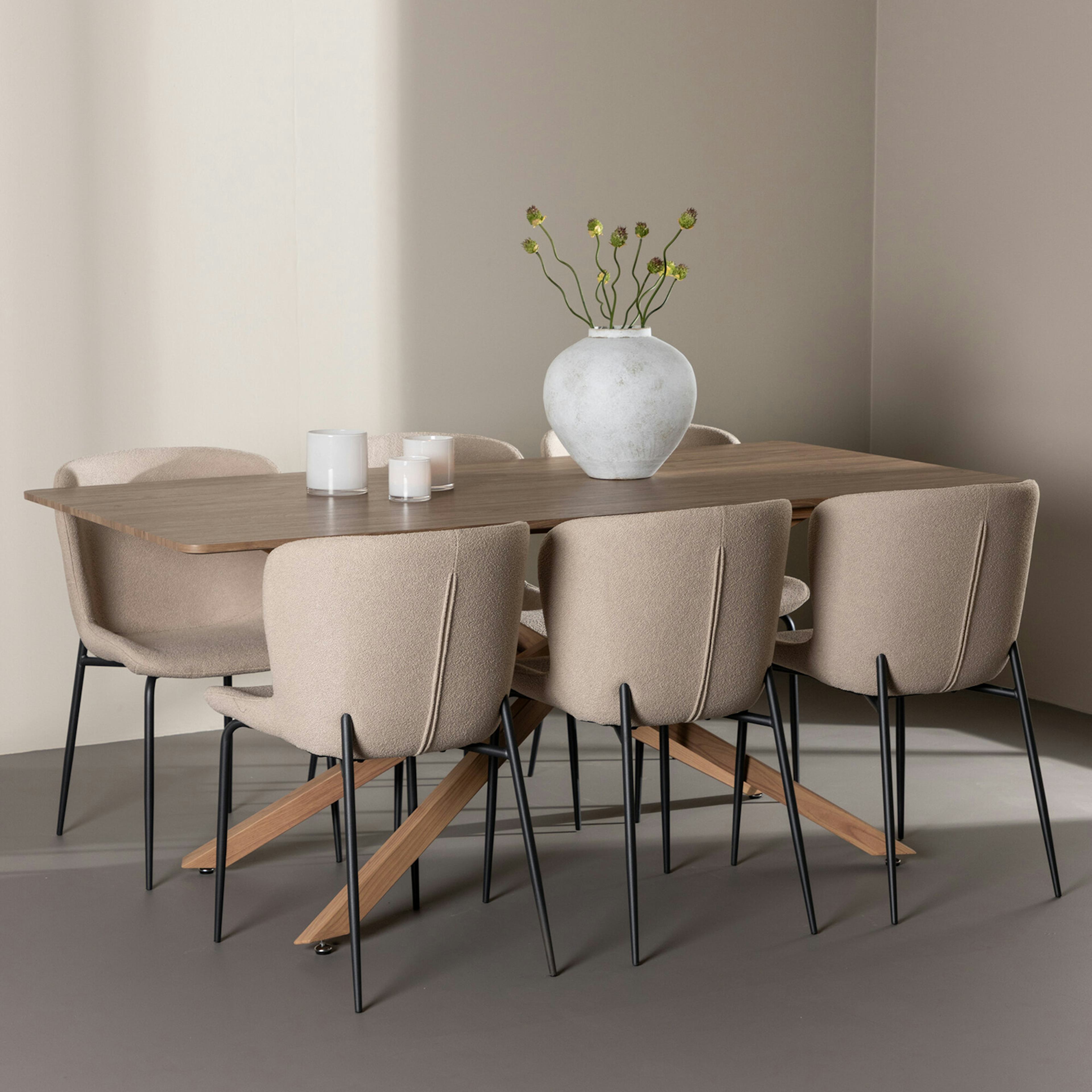 Matgrupp Venture Home Piazza 180 med 6 st Modesto Stolar Boucle