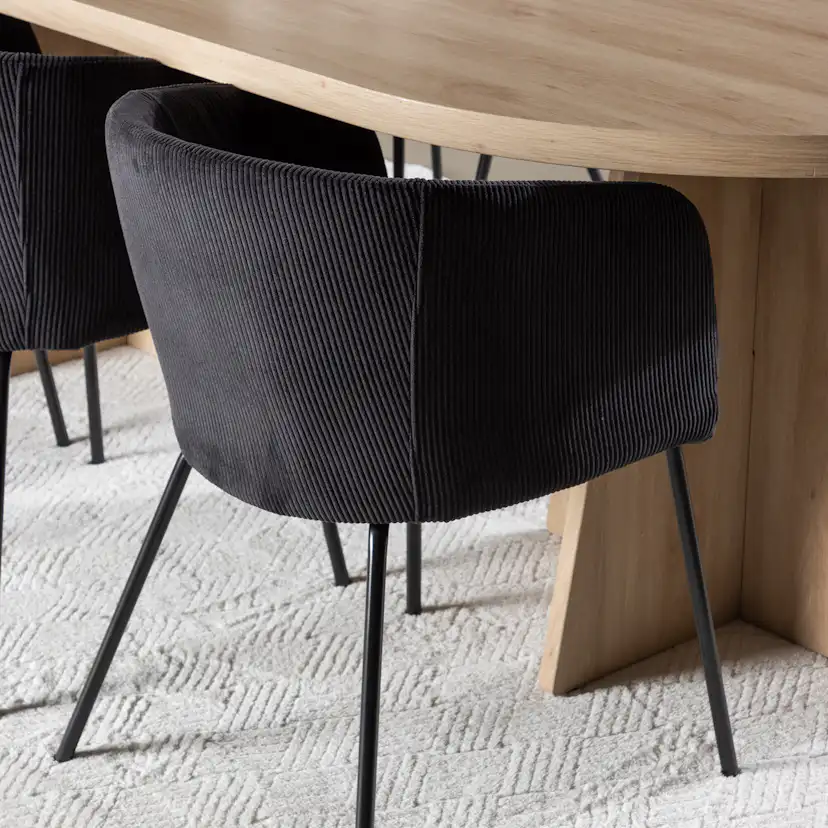 Matgrupp Venture Home Bootcut 230 med 6 st Berit Stolar